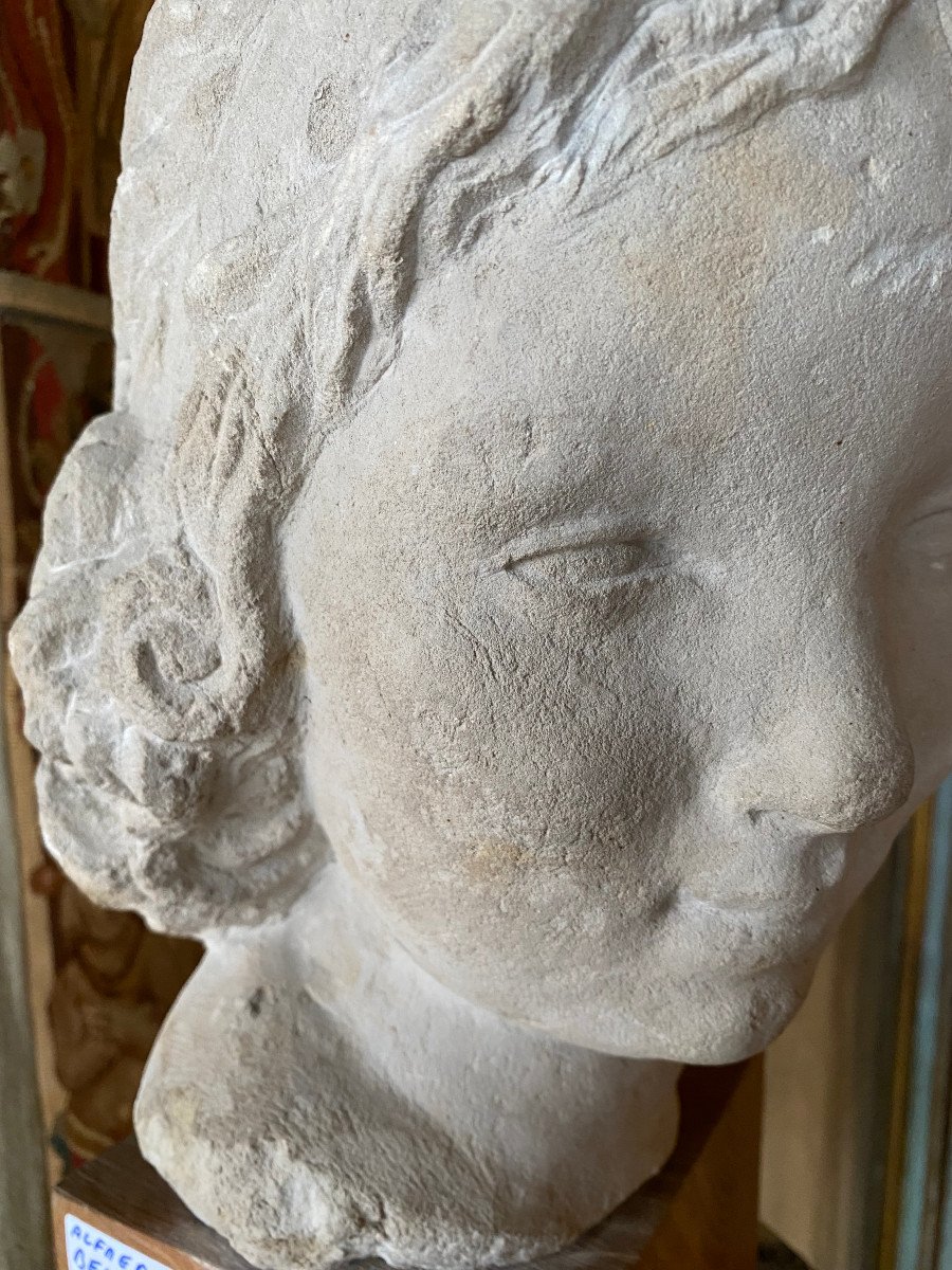 Tête d'Enfant En Pierre Calcaire Sculptée Par l'Artiste Saumurois Alfred Benon-photo-2