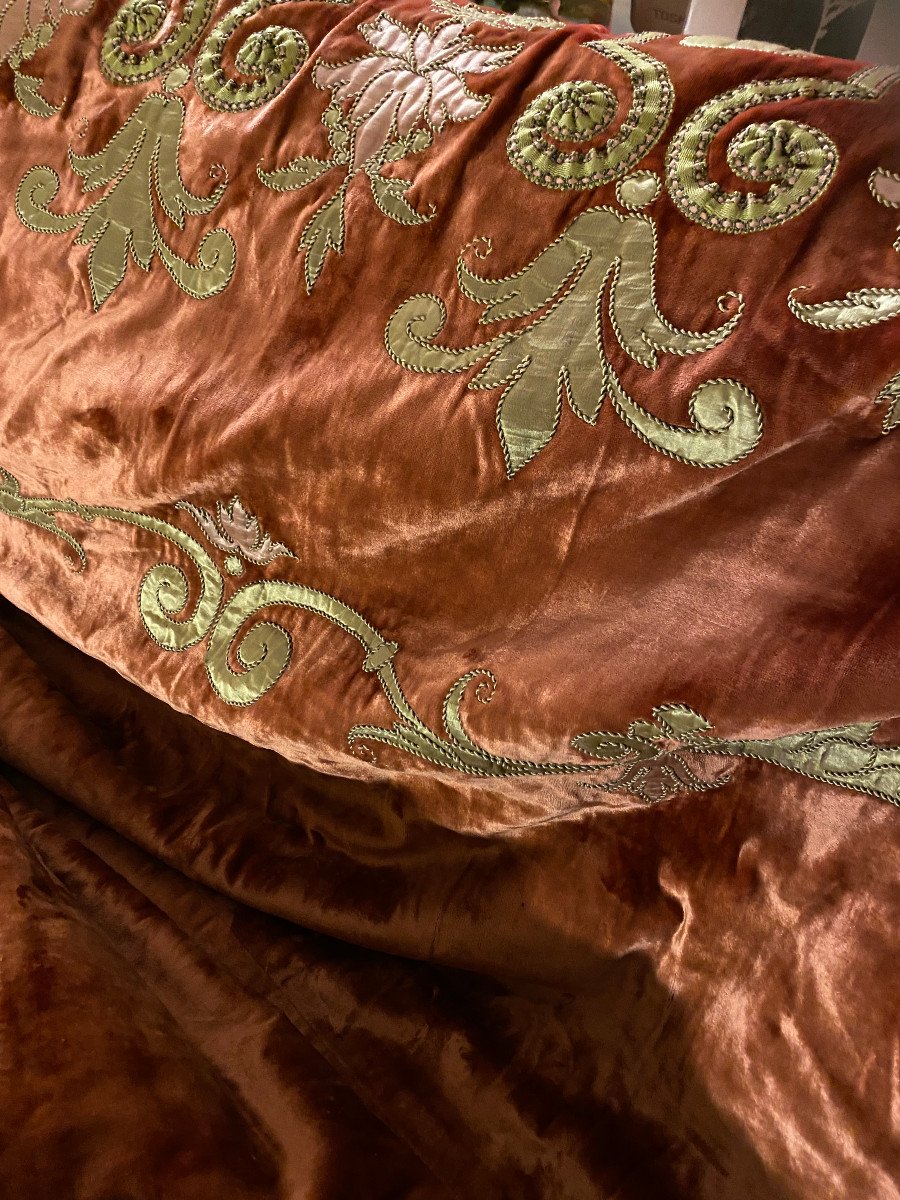Large Embroidered Silk Velvet Bedspread And Trimmings, End Of The 19th Century-photo-3