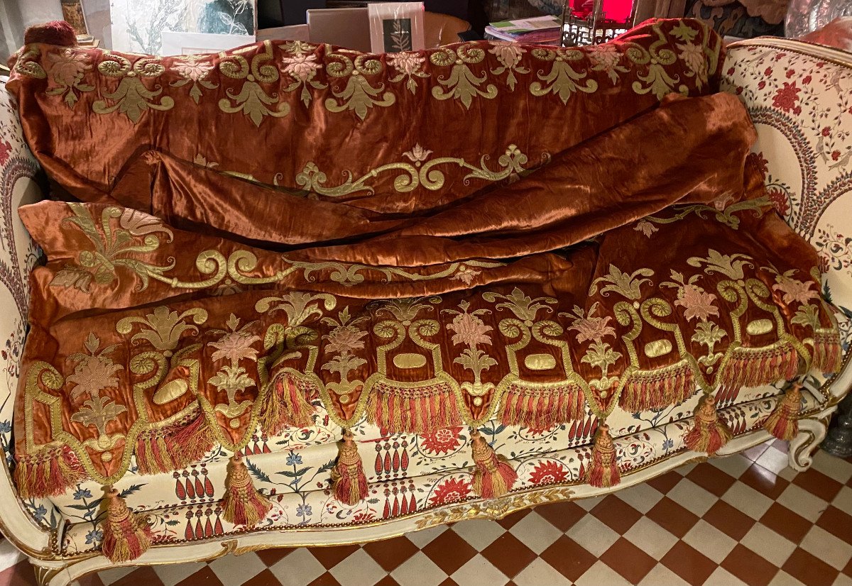 Large Embroidered Silk Velvet Bedspread And Trimmings, End Of The 19th Century
