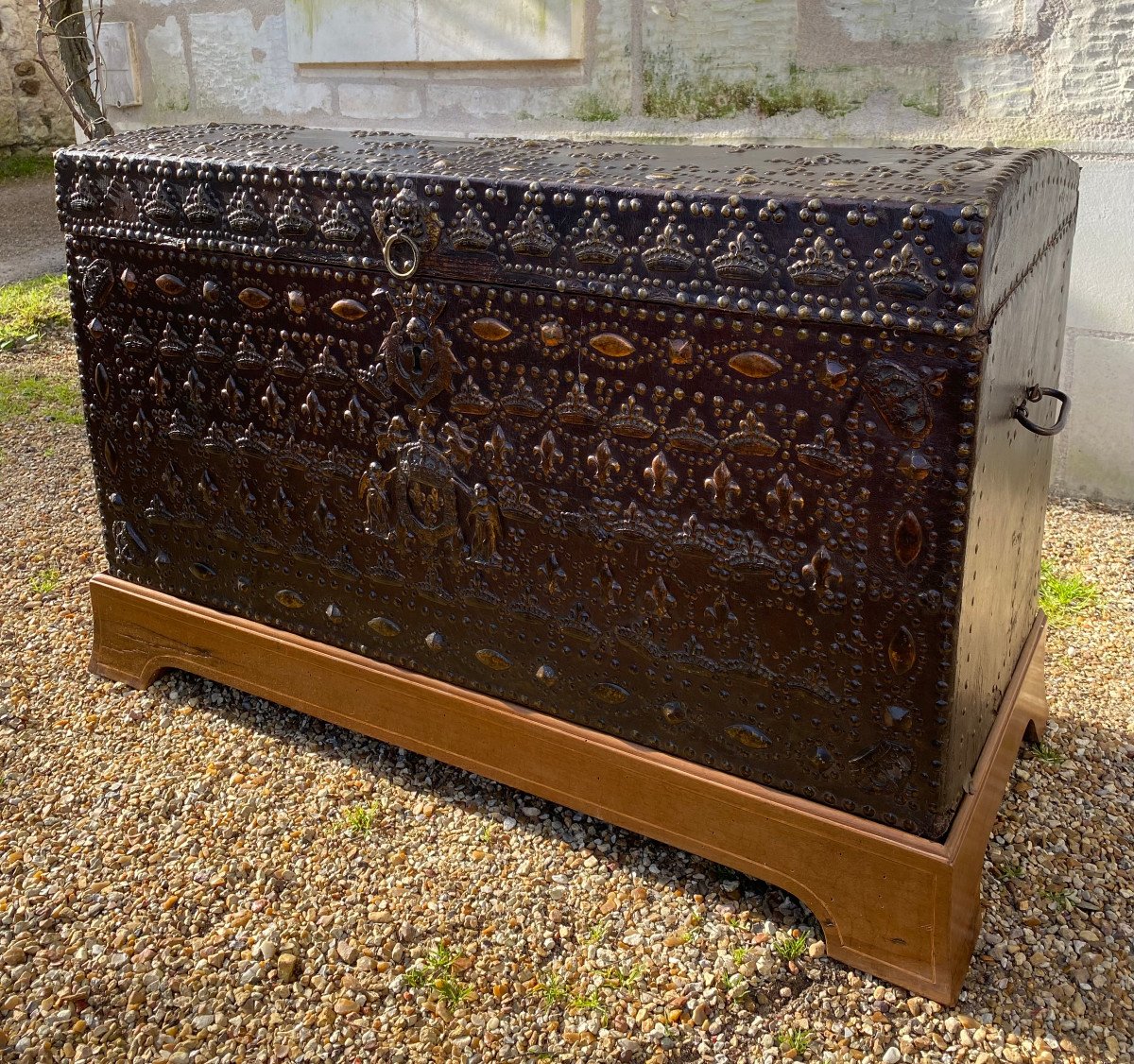Coach Trunk With The Coat Of Arms Of France, Studded Leather, Late 17th Century