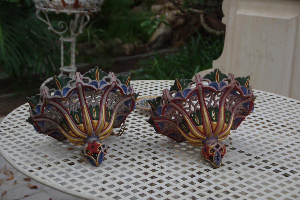 Paire De Suspension En Terre Cuite Polychrome