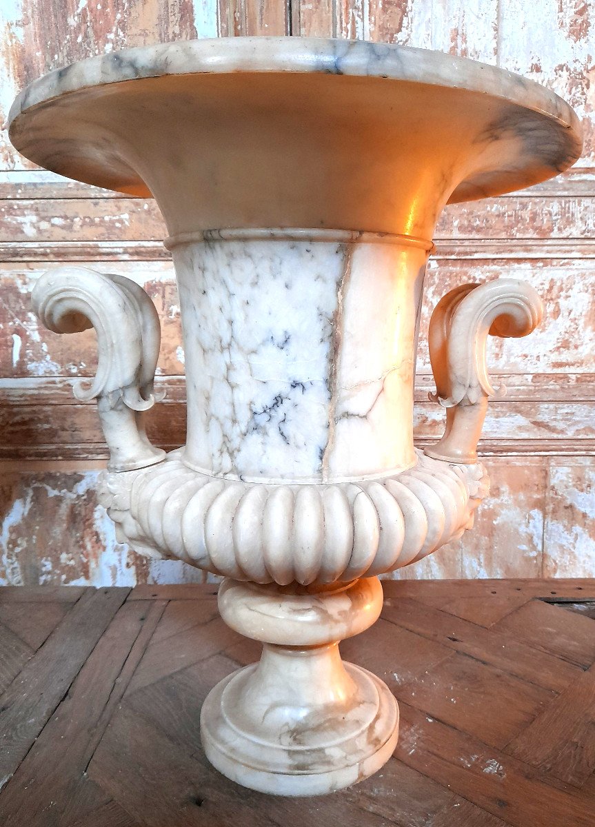 Importante Paire De Vases Medicis En Albâtre Sculpté Du Milieu Du XIXeme Siècle-photo-4