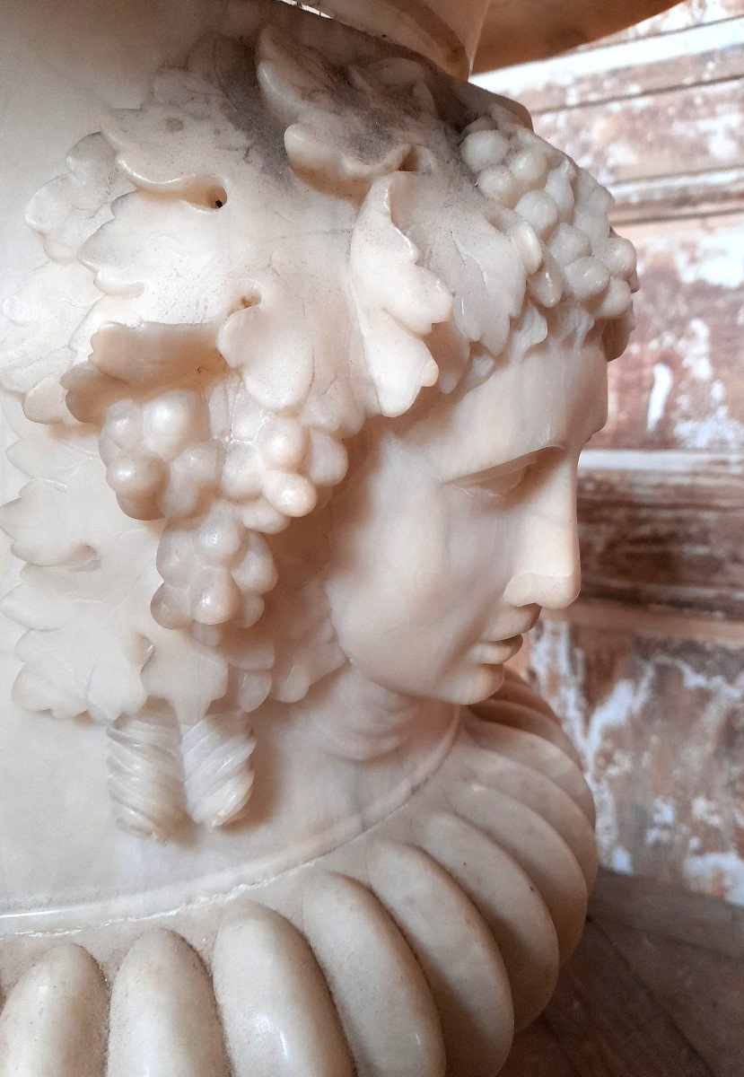 Importante Paire De Vases Medicis En Albâtre Sculpté Du Milieu Du XIXeme Siècle-photo-2