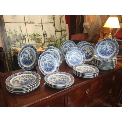 Suite Of 34 "blue / White" Porcelain Plates From La Compagnie Des Indes