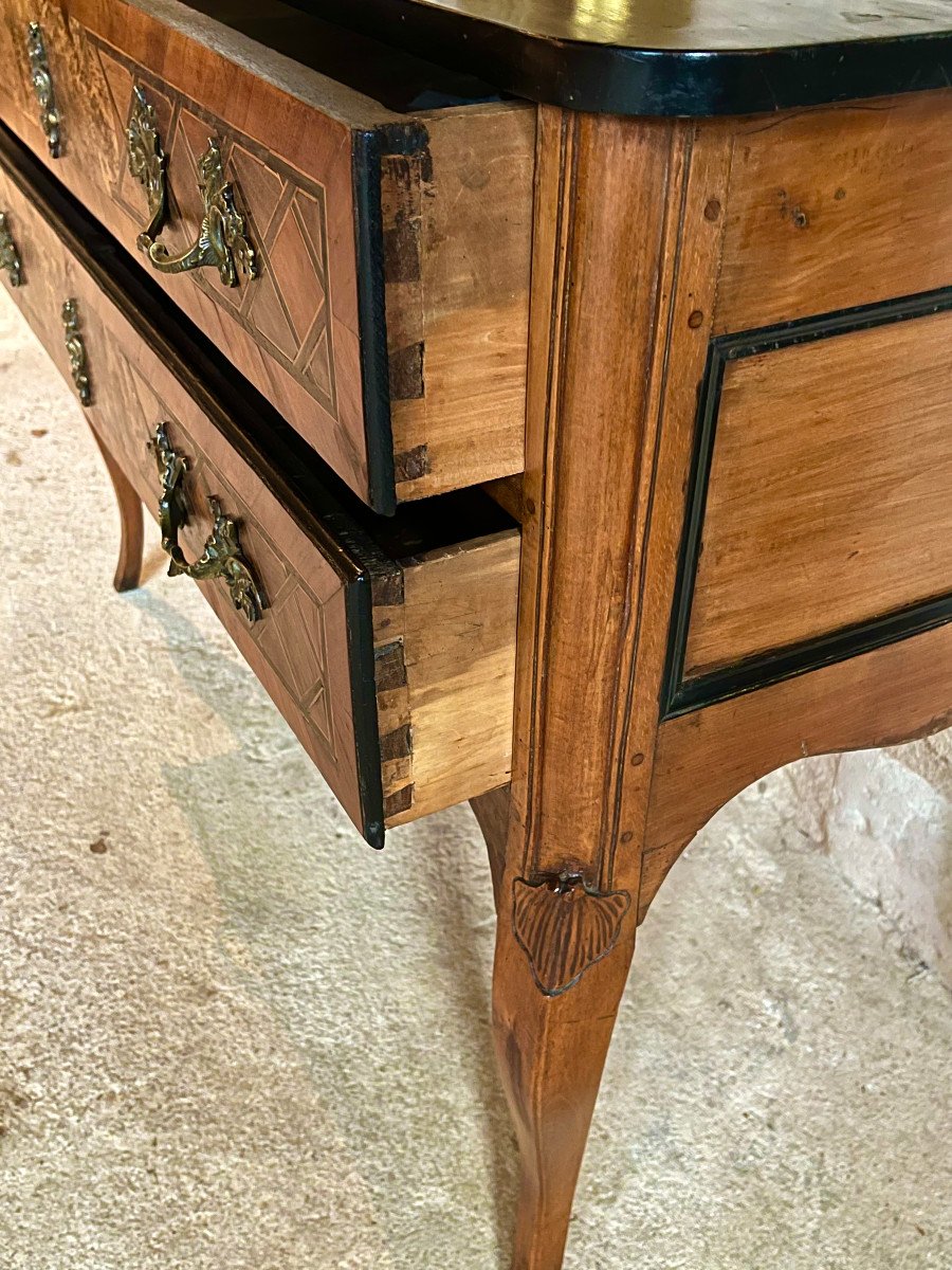 Commode dite "Sauteuse" , XVIII ème . Dauphiné  . Cerisier Et Marqueterie . -photo-2
