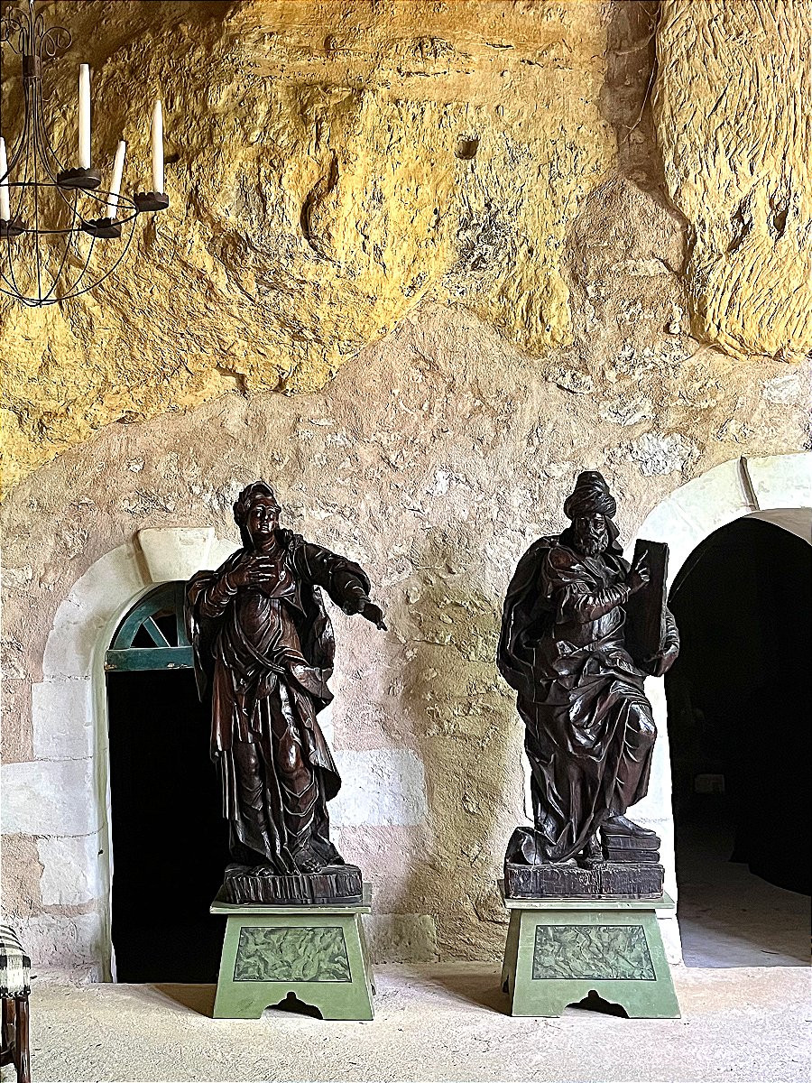 Paire de grandes statues en tilleul. Moïse et Marie-Madeleine . Fin XVII ème . -photo-2