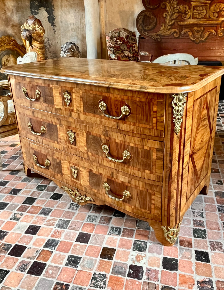 Louis XIV Period Chest Of Drawers From Dauphiné In Olive Wood Marquetry 