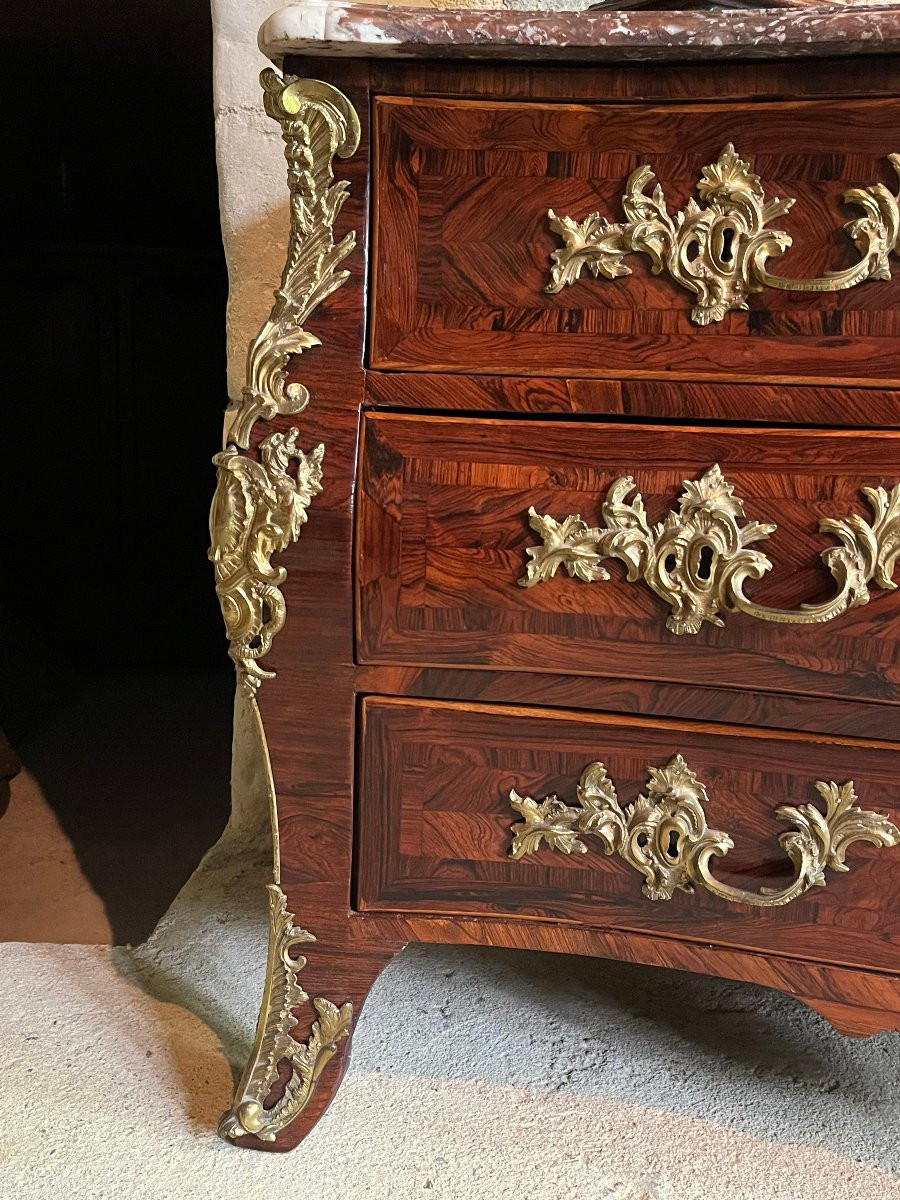 Commode galbée en palissandre , fin Régence début Louis XV , estampillée de François Fleury -photo-4