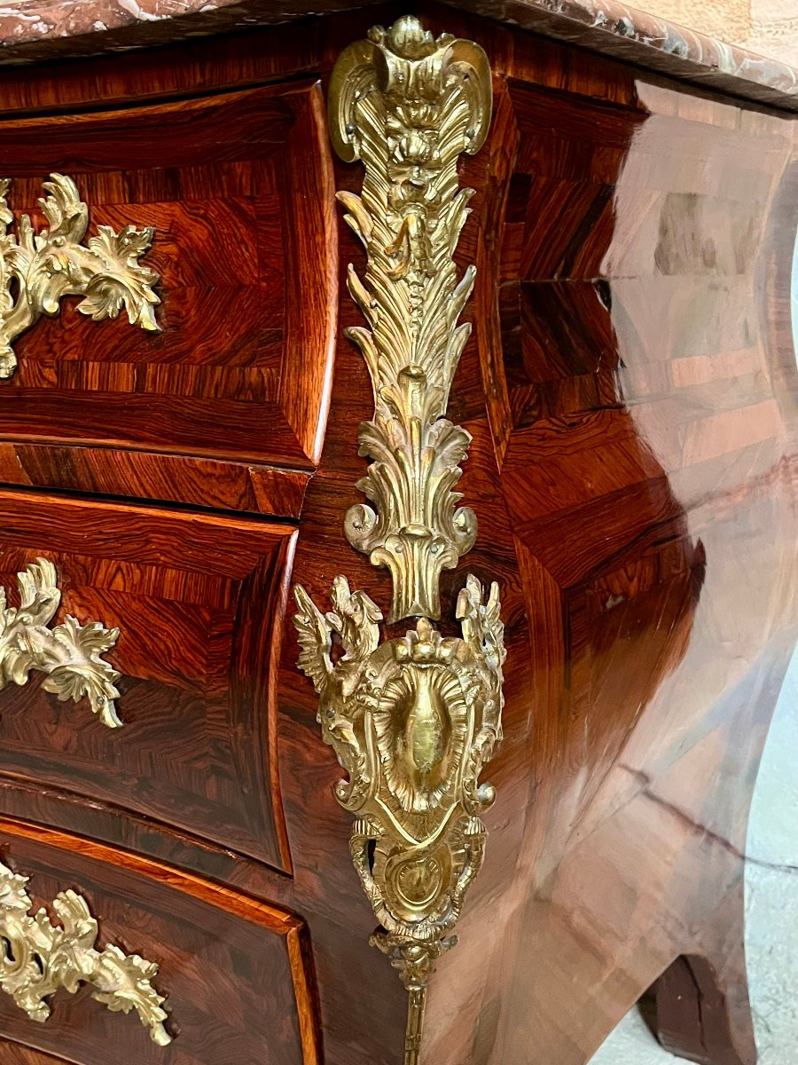 Commode galbée en palissandre , fin Régence début Louis XV , estampillée de François Fleury -photo-1