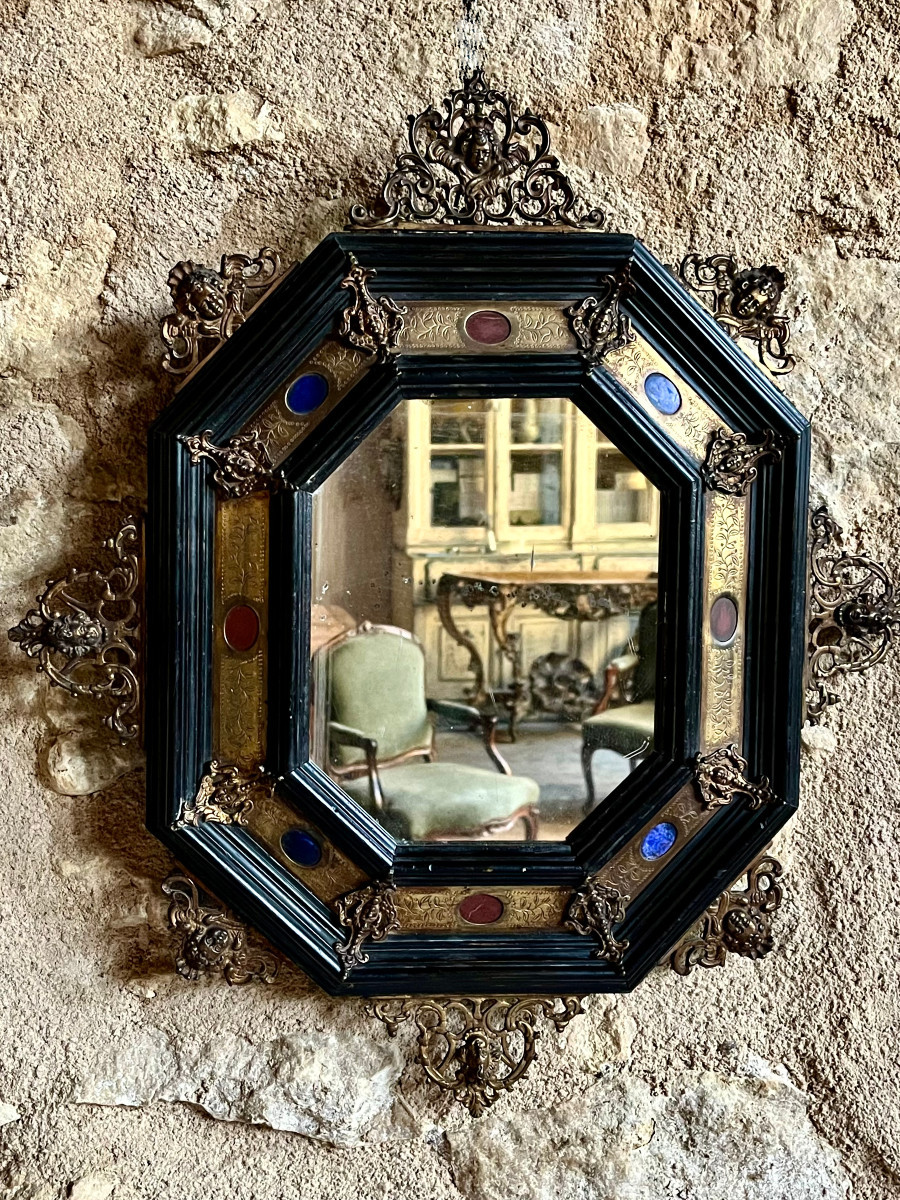 Octagonal Mirror From The 19th Century In The Style Of The 17th Century. Hardstone Inlays. 