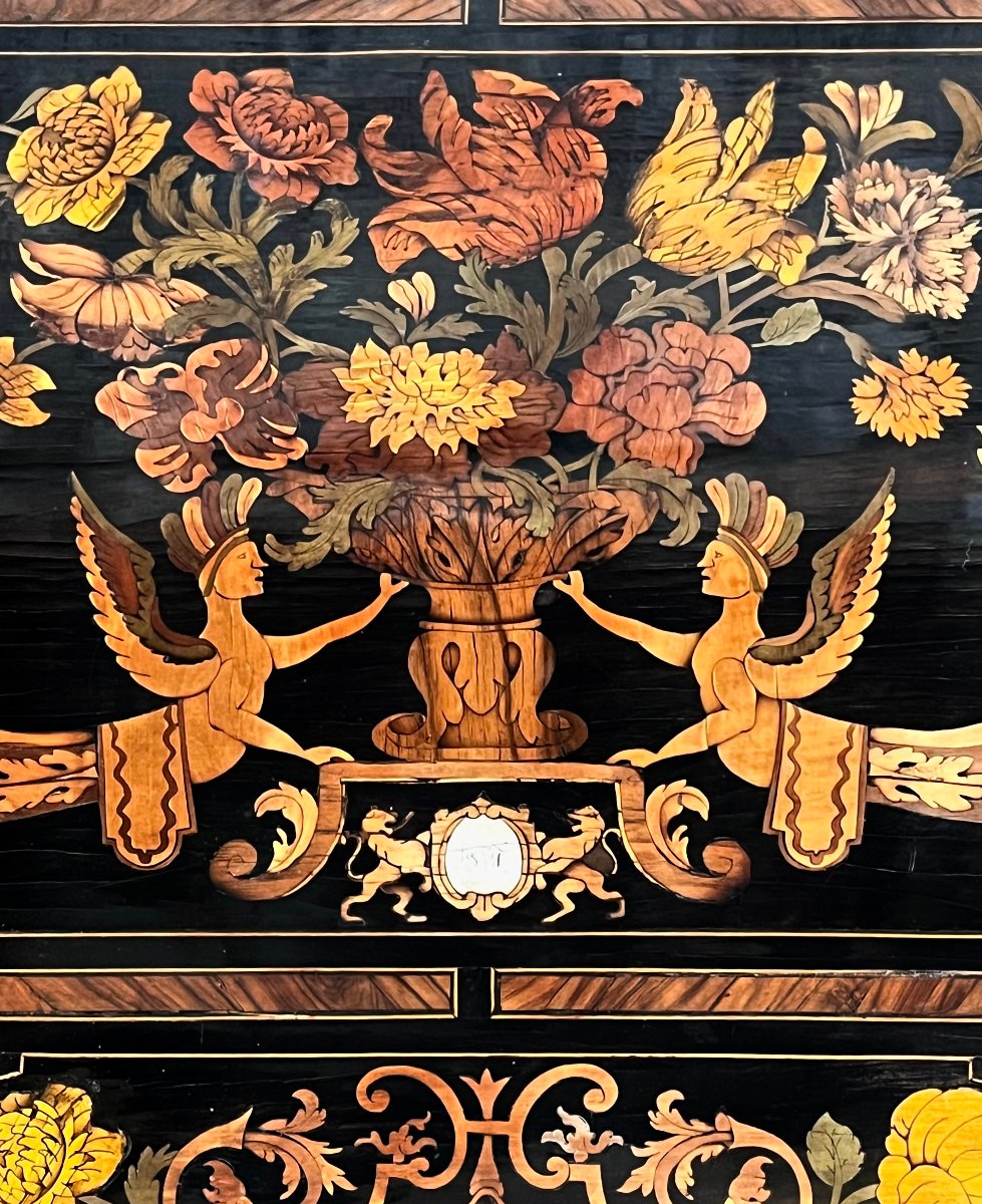 Early 18th-century Mazarin Desk. -photo-3