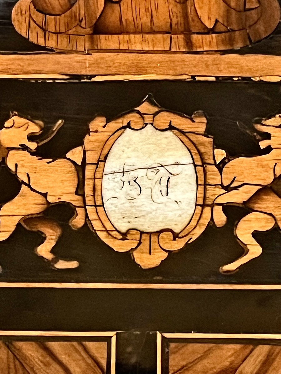 Early 18th-century Mazarin Desk. -photo-6