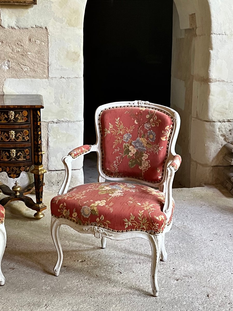 Paire de fauteuils cabriolet d’époque Louis XV .  XVIII ème siècle . Bois peint -photo-3