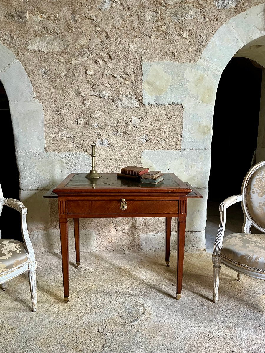 A Table Known As The “à La Tronchin,” Dating From The Directoire Period, Late 18th Century. 