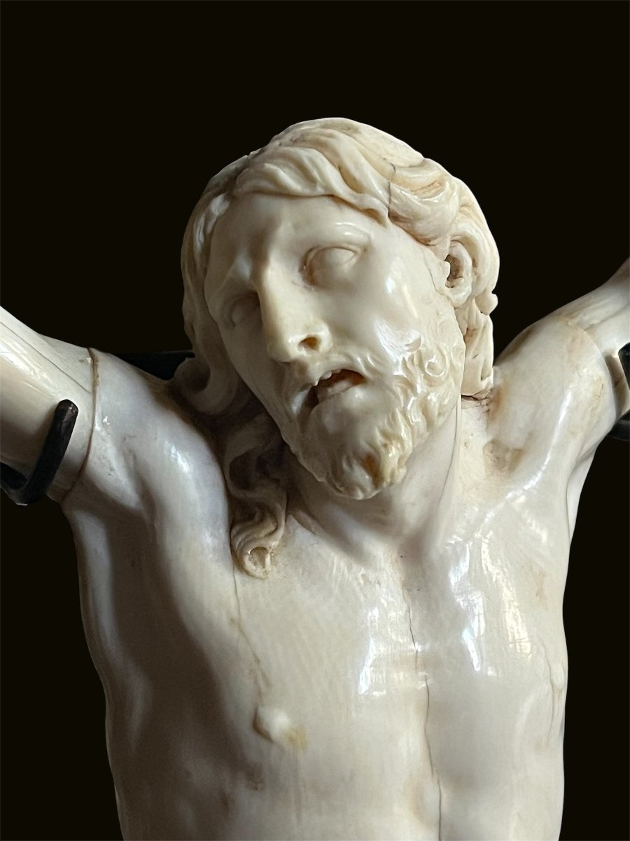 Christ en ivoire époque fin XVII ème début XVIII ème . -photo-2