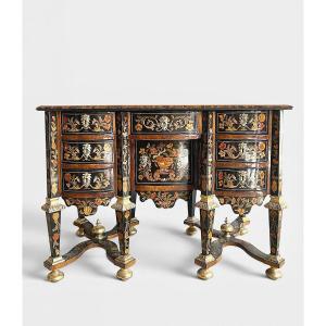 Early 18th-century Mazarin Desk.
