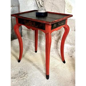 table en cabaret laquée rouge , époque Louis XV , 18 ème siècle .