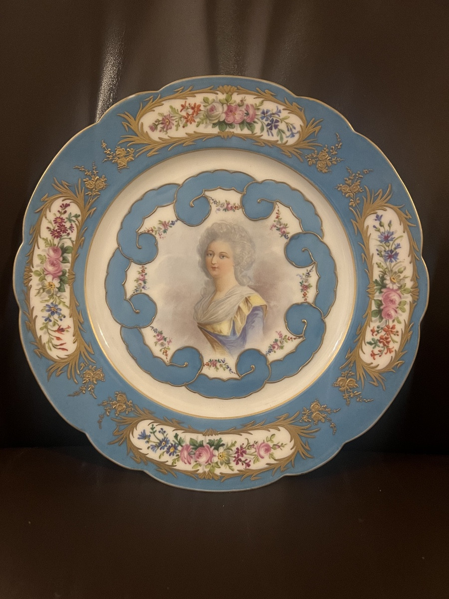 Sevres Porcelain Plate Depicting Marie Antoinette 