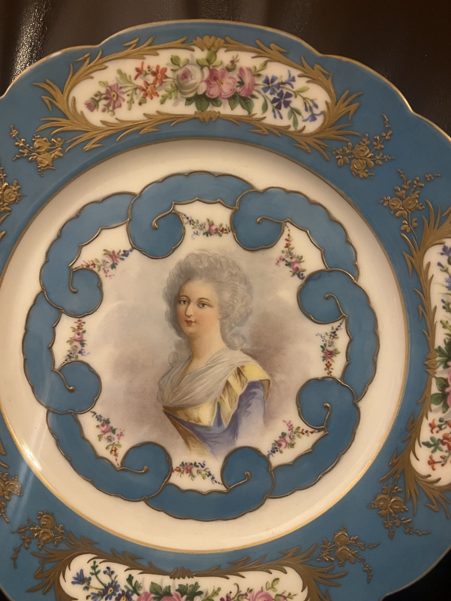 Assiette En Porcelaine De Sevres Représentant Mademoiselle De Lamballe-photo-1