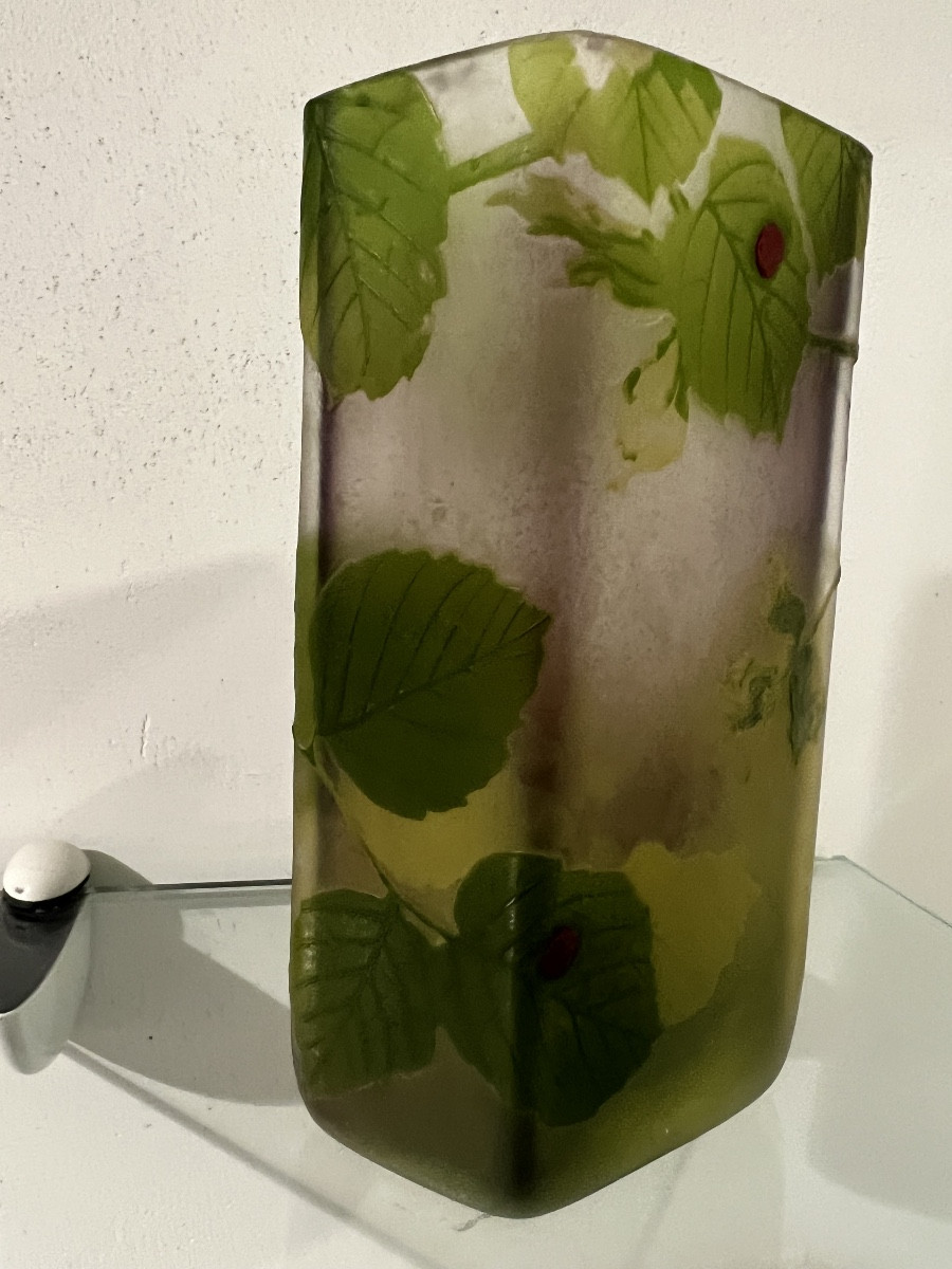 Vase Muller Frères Luneville décor de feuilles avec application 