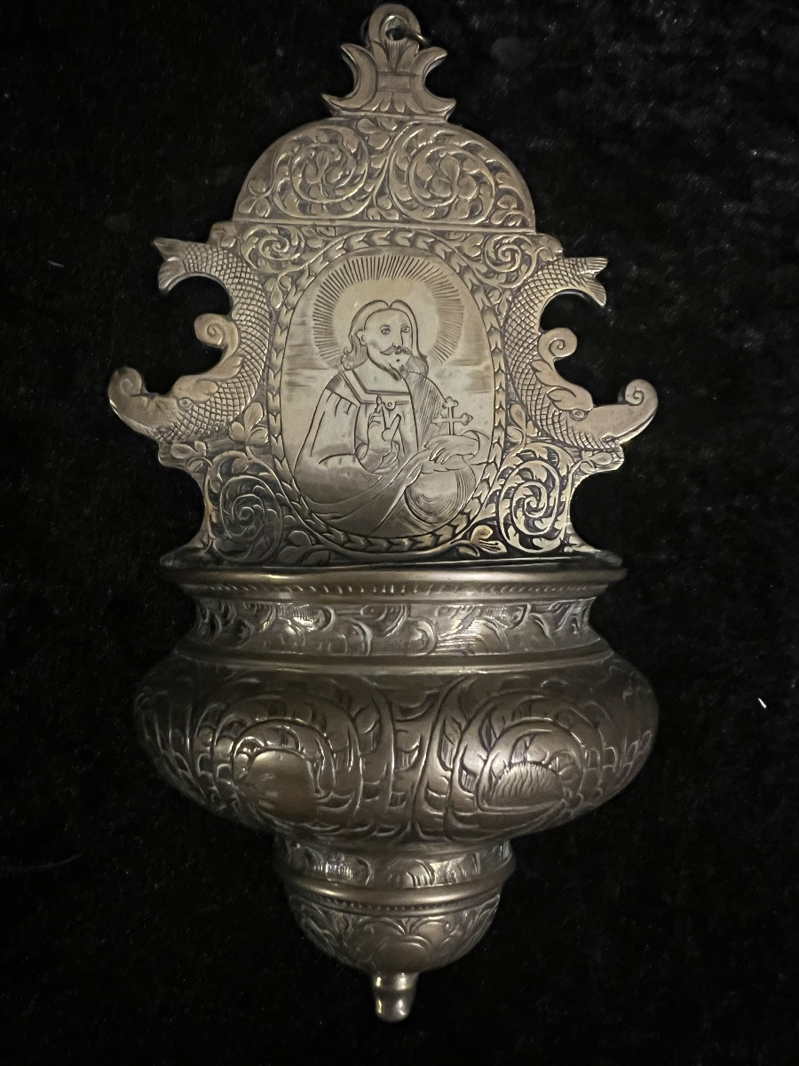 Benitier en bronze époque XVIII richement gravé -photo-1