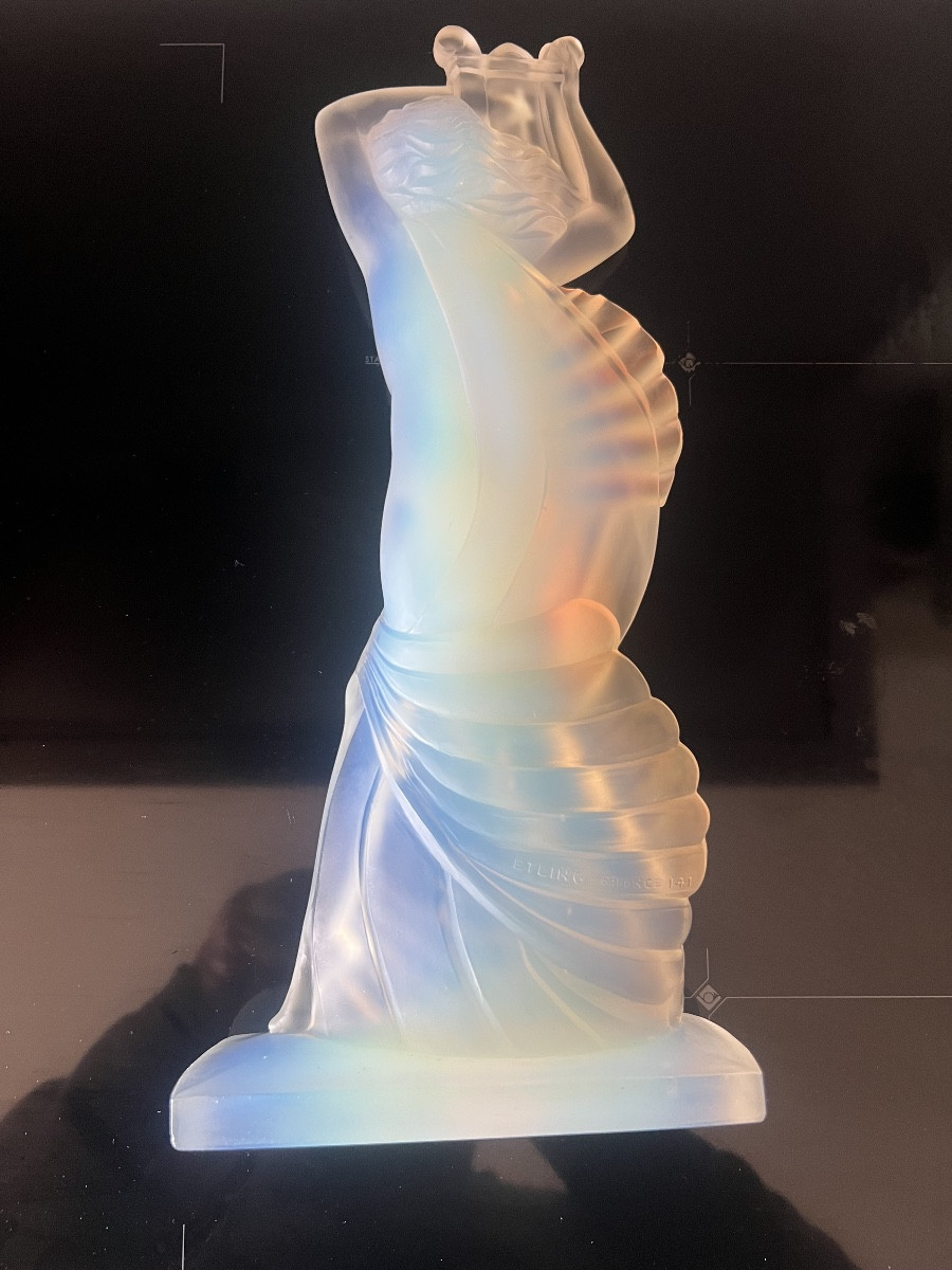 Statue In Opalescent Glass Art Deco Woman Sign Etling-photo-3