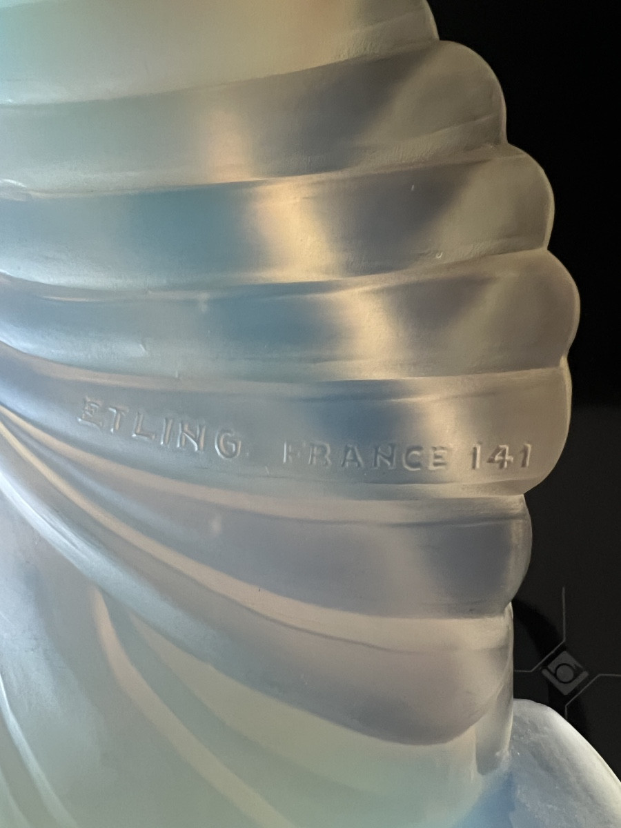 Statue In Opalescent Glass Art Deco Woman Sign Etling-photo-4