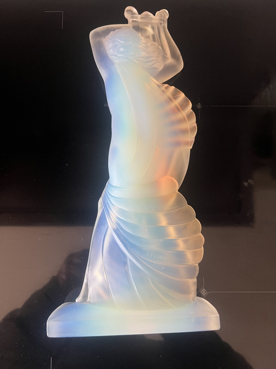 Statue In Opalescent Glass Art Deco Woman Sign Etling-photo-5