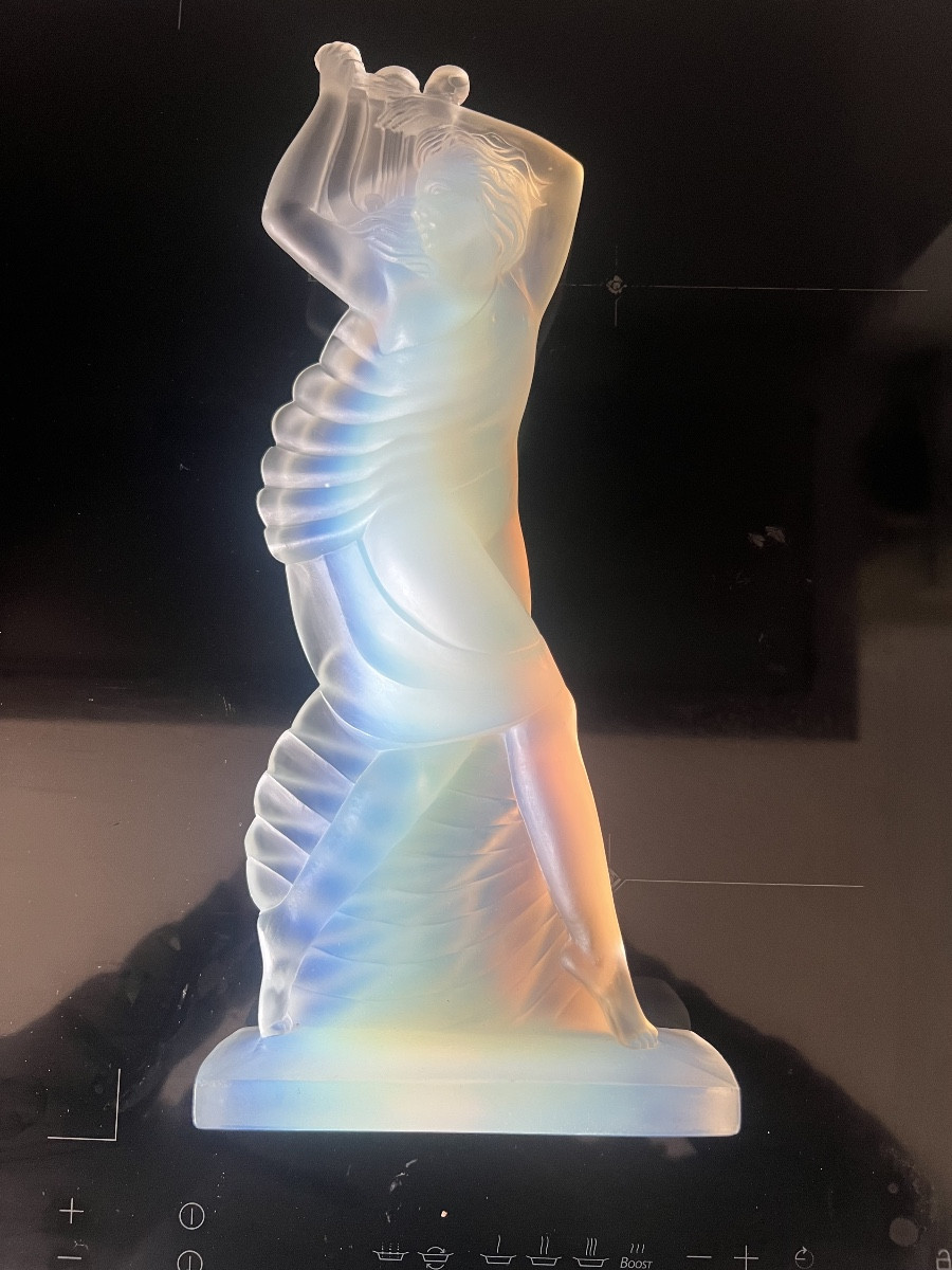 Statue In Opalescent Glass Art Deco Woman Sign Etling