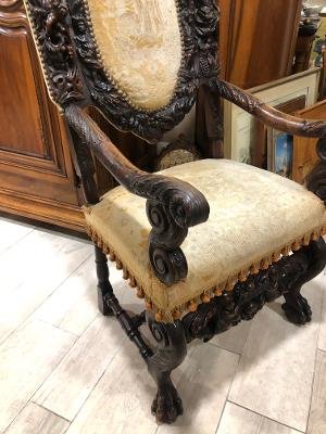 Armchair XVII Walnut Richly Carved Back Count Crown-photo-2