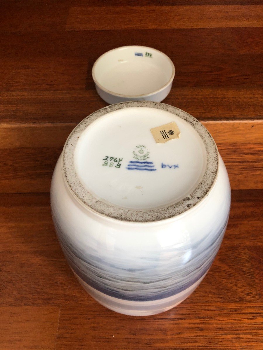Porcelain Covered Pot Royal Copenhagen Denmark-photo-1