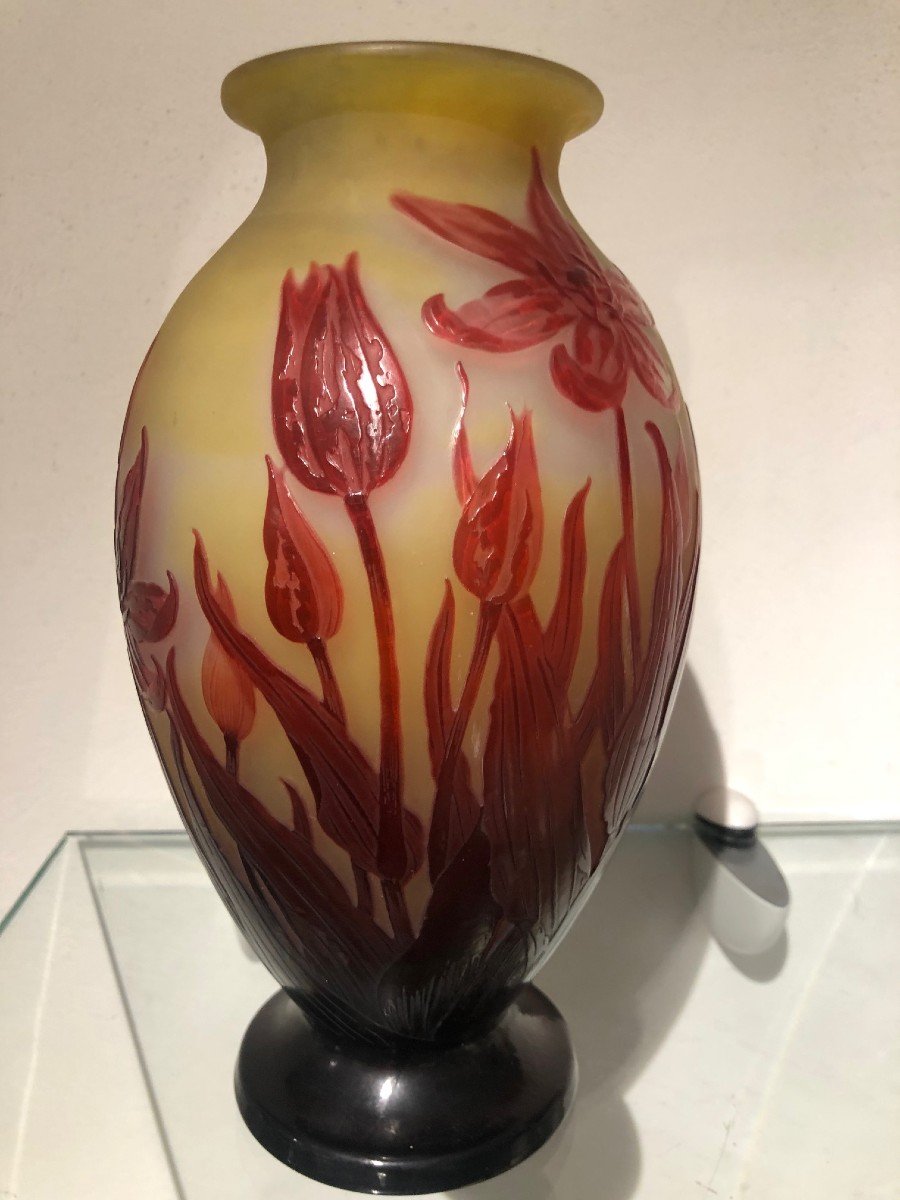 Galle Vase Decor Tulips Red Yellow Background-photo-5