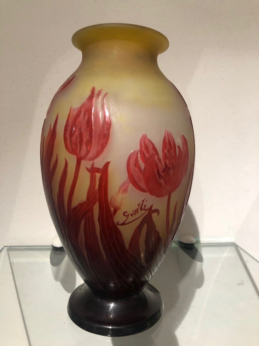 Galle Vase Decor Tulips Red Yellow Background-photo-8