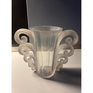 Vase Signed R. Lalique Model Beauvais 1931