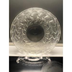 Large Plate Signed R. Lalique Modeled Ormeaux 1931