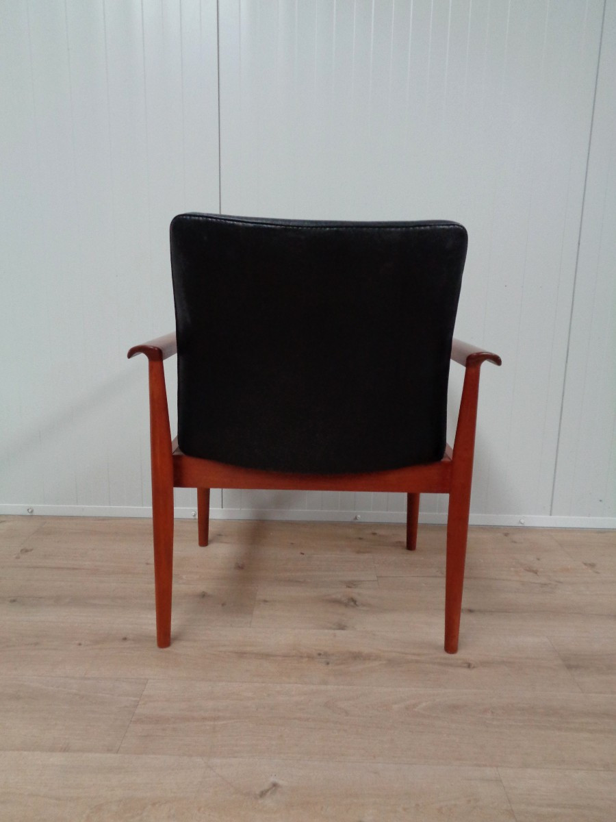 Fauteuil diplomate  de Finn Juhl en teck et cuir-photo-4