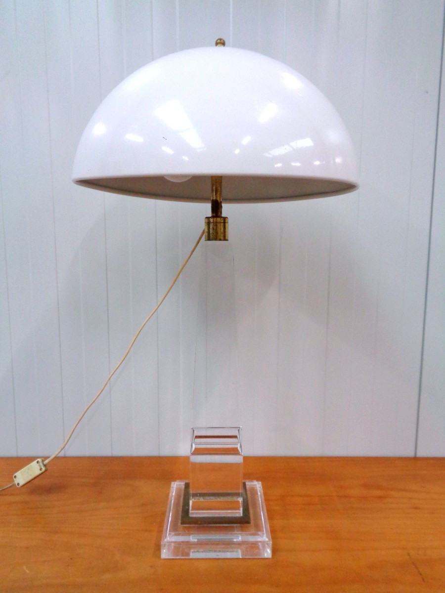 Plexiglass Obelisk Lamp