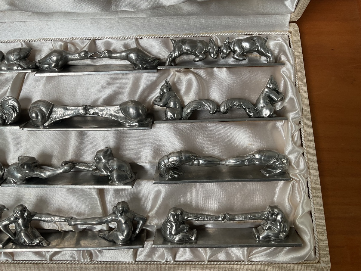 Display Case With 12 Animal-shaped Knife Holders, 1950-photo-3
