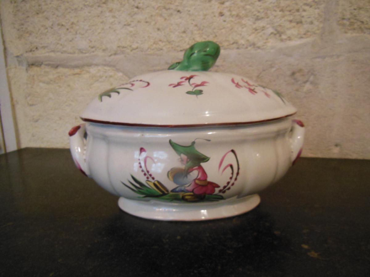 In Earthenware Tureen -photo-2