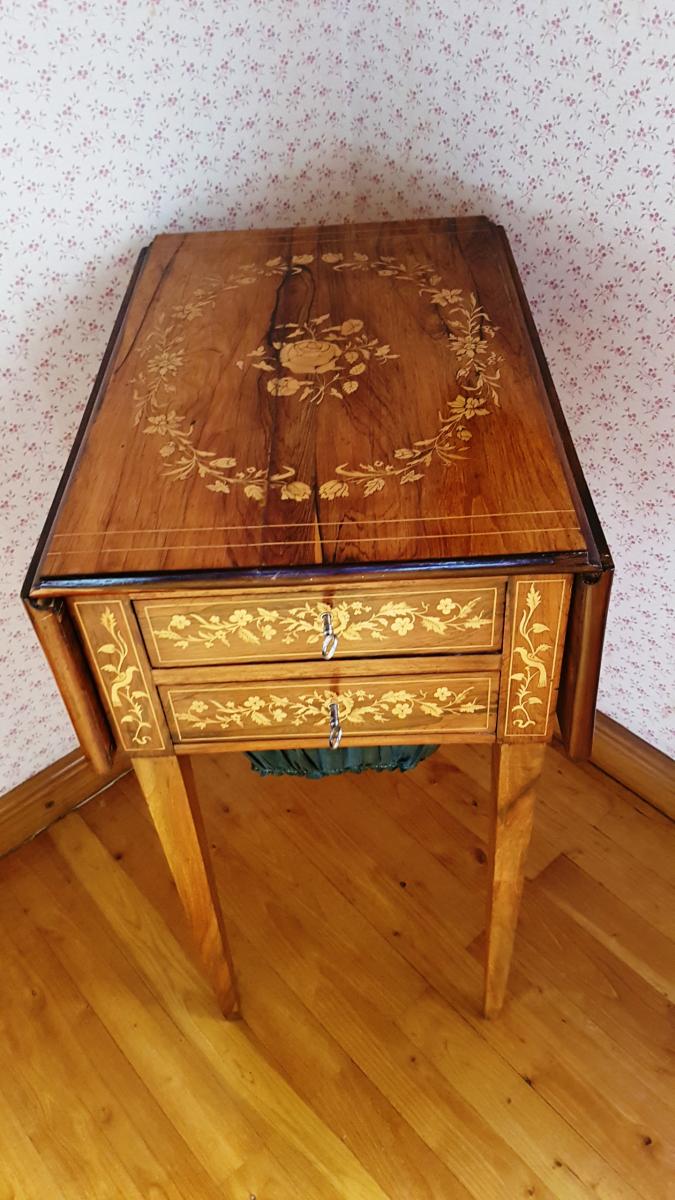 Petite Table d'époque Charles X