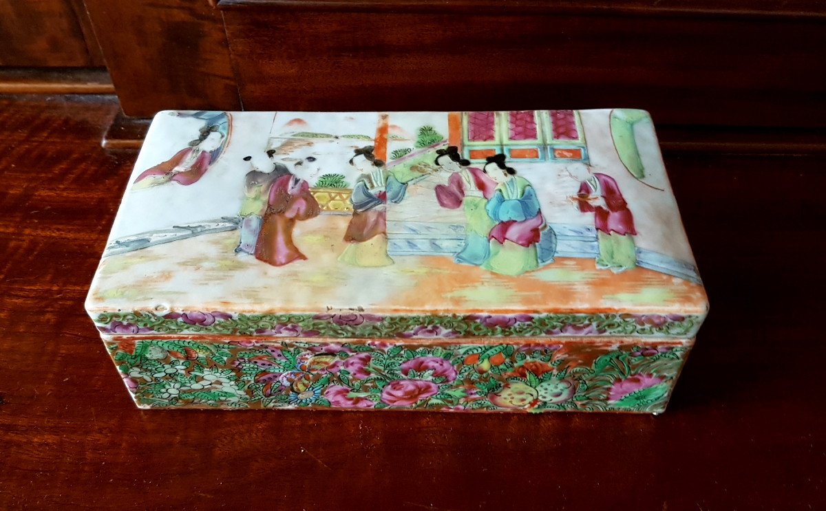 Chinese Porcelain Brush Box