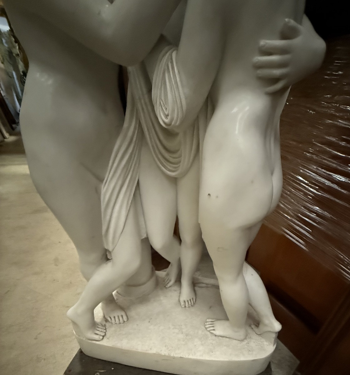 Sculpture En Marbre « Les Trois Graces »-photo-3