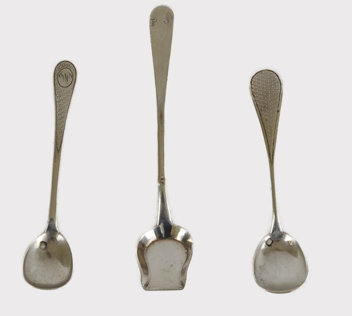 Lot Of Three Small Silver Salt Spoons-photo-2