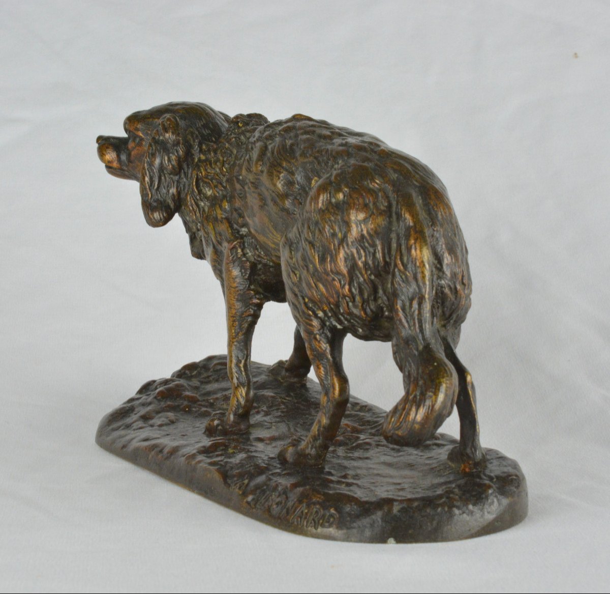 Leonard's Bronze Dog-photo-2