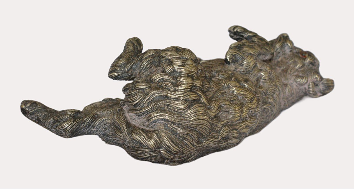 Giroux's Paperweight With Lying Dog-photo-3