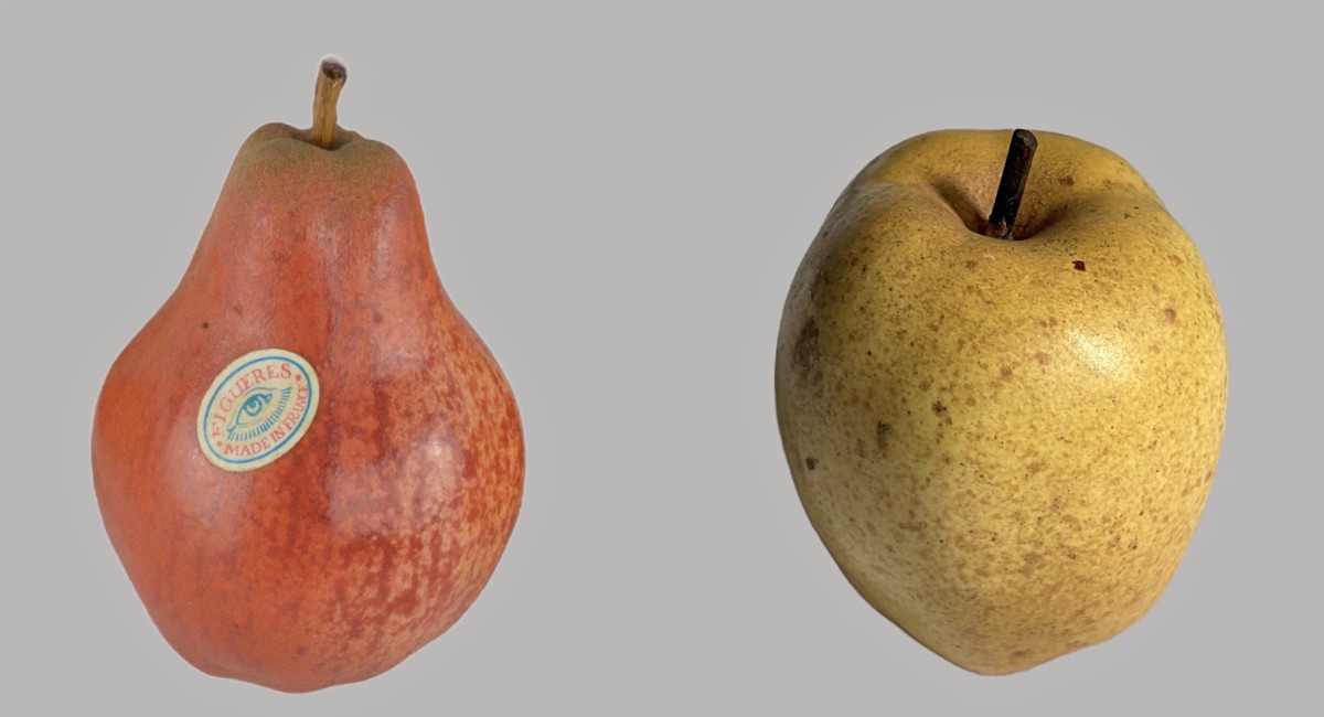 Pear And Apple In Trompe l'Oeil
