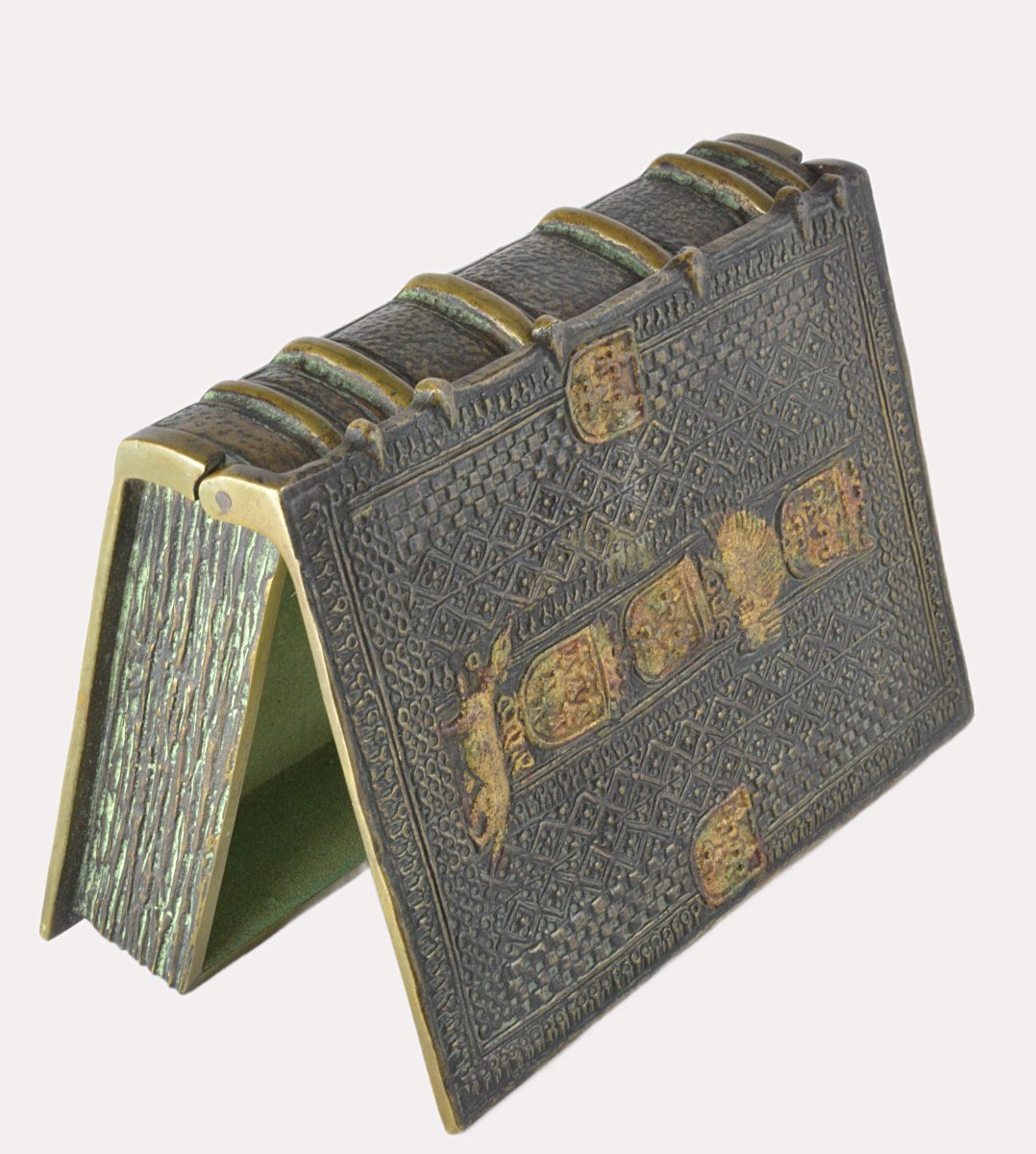 Book-like Trompe-l'oeil Box-photo-1