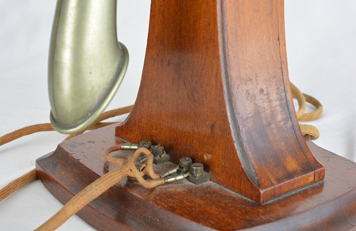 Violin Phone Mounted In Lamp-photo-4