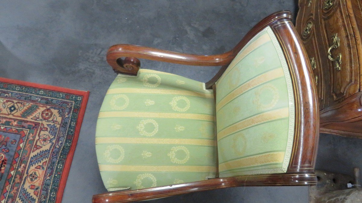 Armchairs And Chairs-photo-2