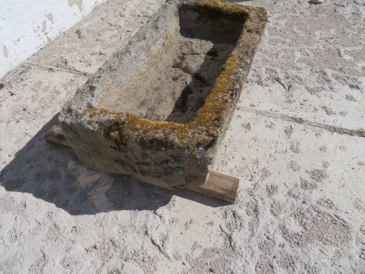 Burgundy Stone Trough-photo-3